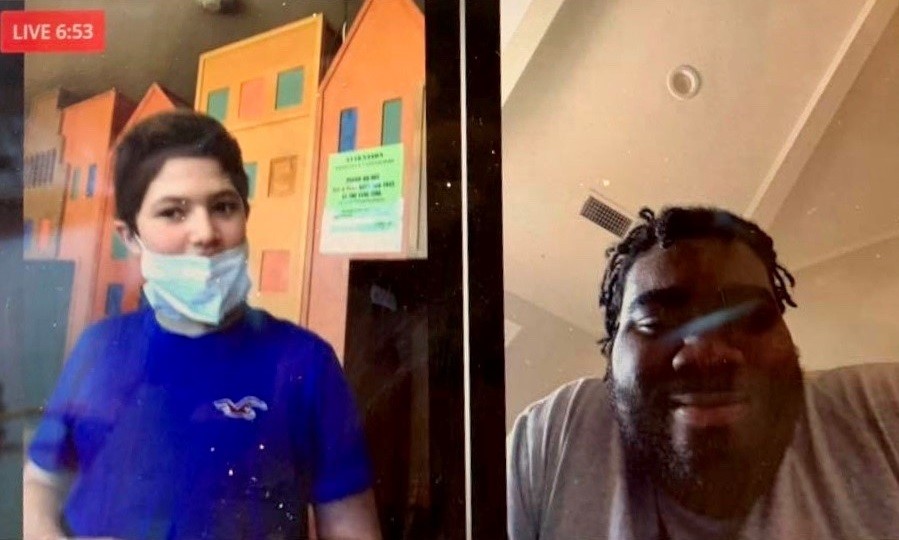 Mekhi Becton speaks virtually with a Goryeb Children's Hospital patient.