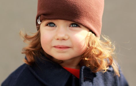 Young girl dressed in warmth.