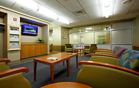 Área de espera del Center for Concussion Care and Physical Rehabilitation