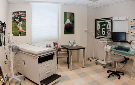 Atlantic Sports Health patient examination room.