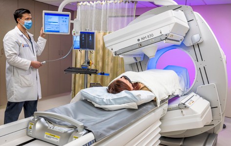 doctor with patient during a neuro scan